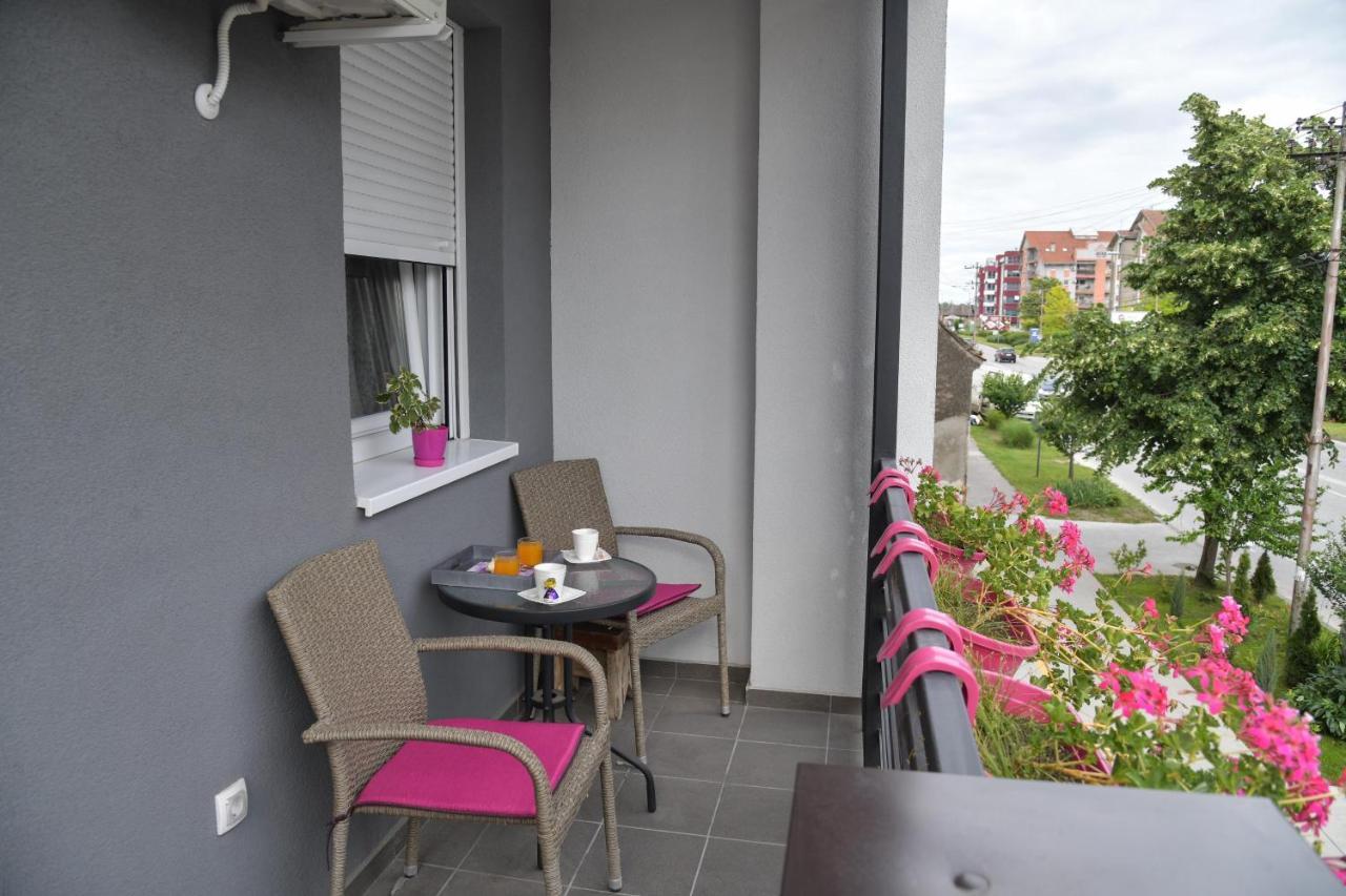 Apartman Nina Sremska Mitrovica Exterior photo